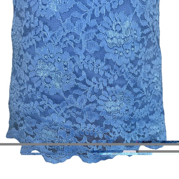 Karl Lagerfeld Paris Blue Lace V-Neck Sleeveless Women's Top - Picture 3 of 10